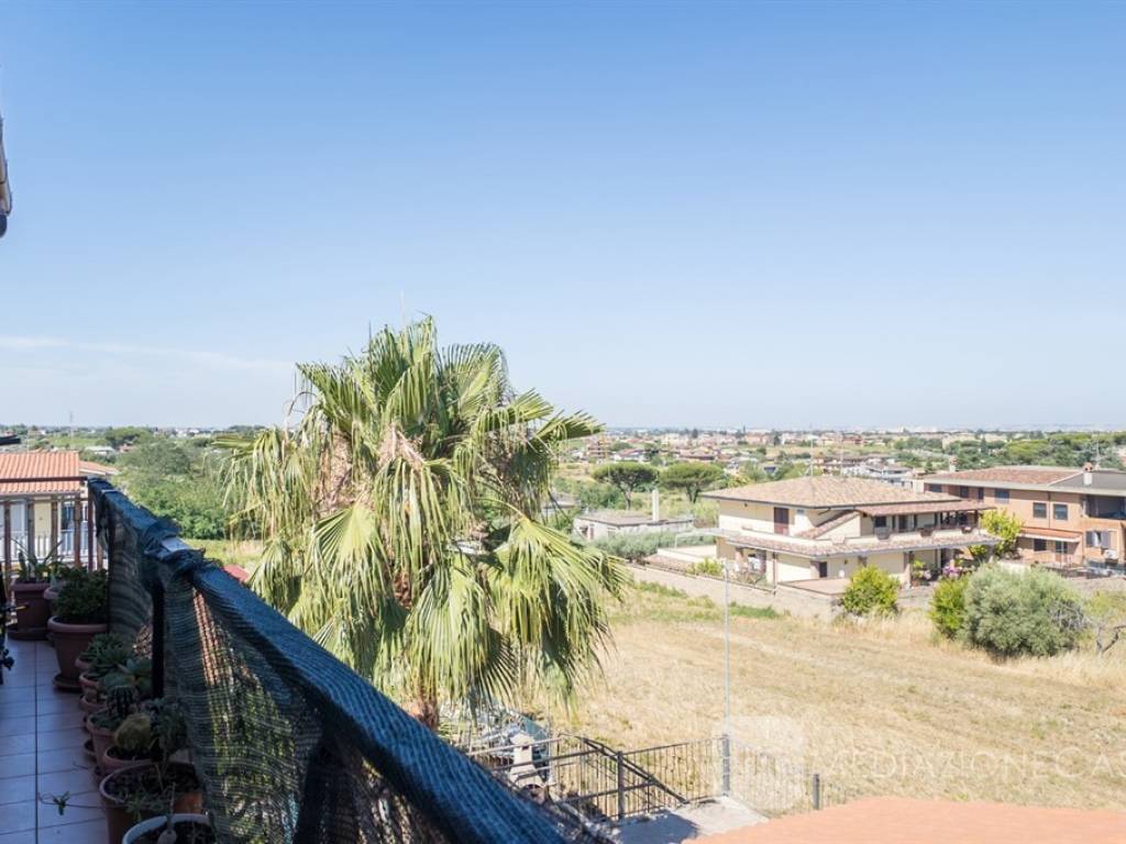appartamento in vendita a Roma in zona Finocchio