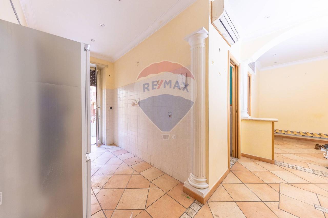 appartamento in vendita a Roma in zona Appio Latino