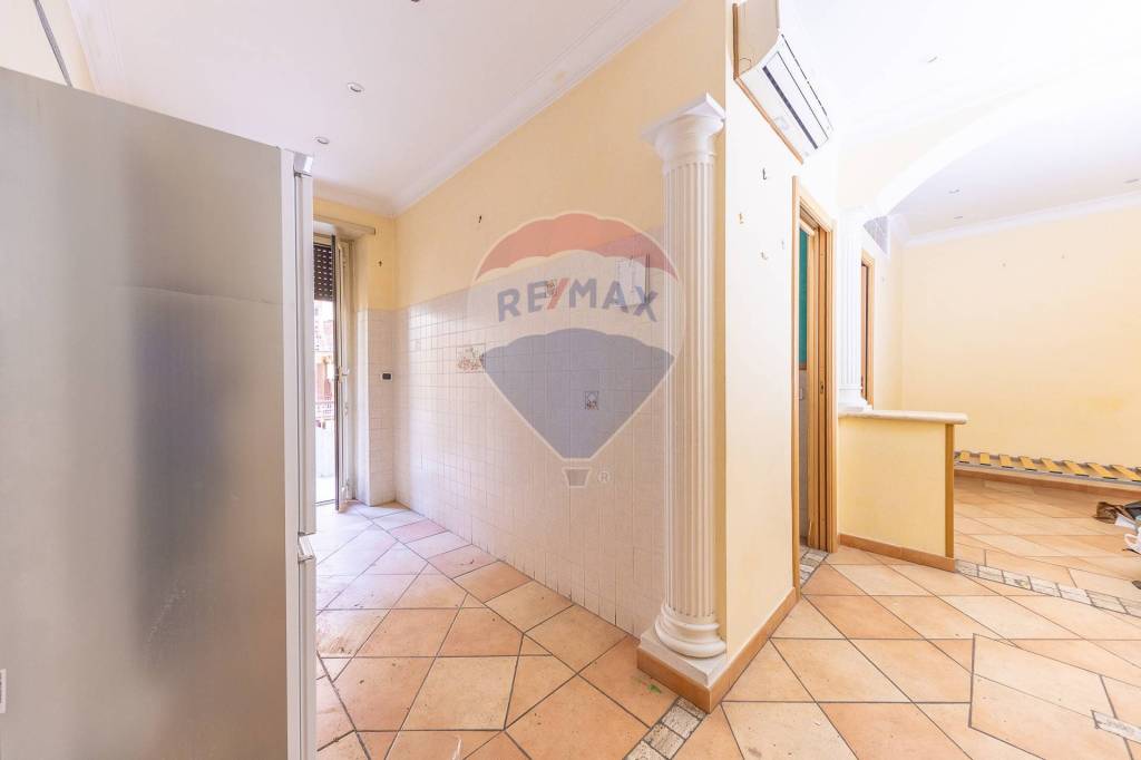 appartamento in vendita a Roma in zona Appio Latino