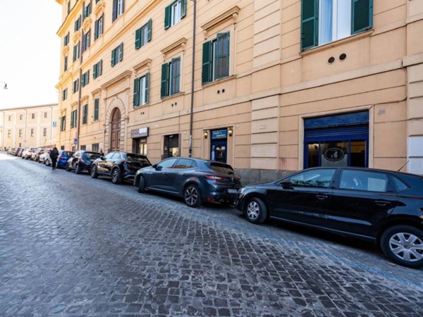 negozio in vendita a Roma in zona Celio