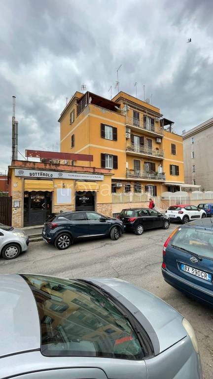 appartamento in vendita a Roma in zona Prenestino-Centocelle