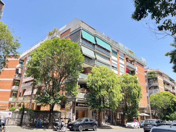 appartamento in vendita a Roma in zona Della Vittoria