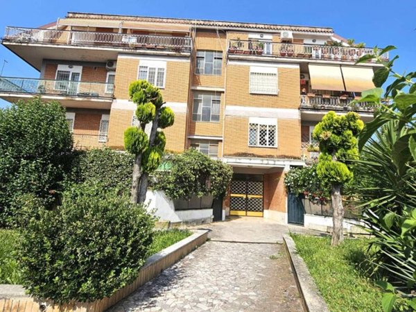 appartamento in vendita a Roma in zona Appio Claudio