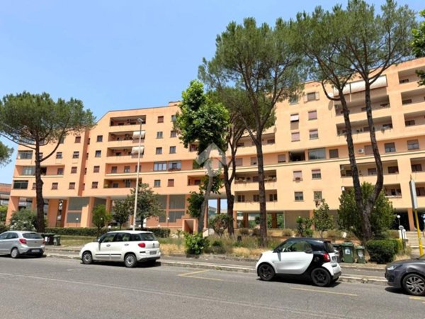 appartamento in vendita a Roma in zona Tor de' Cenci