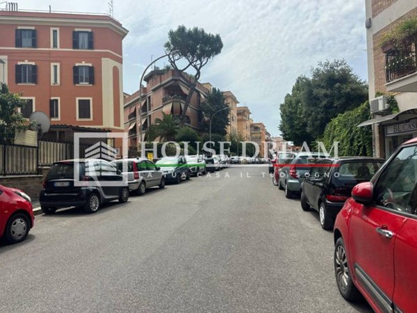 negozio in vendita a Roma in zona Gianicolense