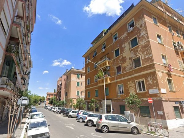 appartamento in vendita a Roma in zona Tuscolano