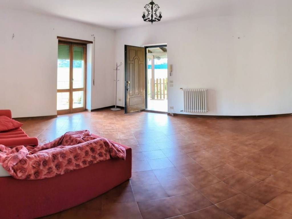 casa indipendente in vendita a Roma in zona Acilia