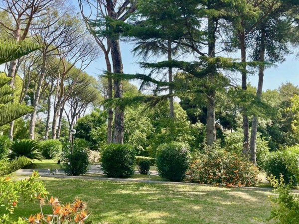 casa indipendente in vendita a Roma in zona Acilia