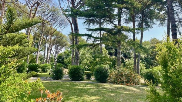 casa indipendente in vendita a Roma in zona Acilia