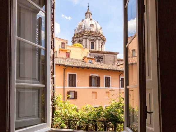 appartamento in vendita a Roma in zona Parione/Sant'Eustachio