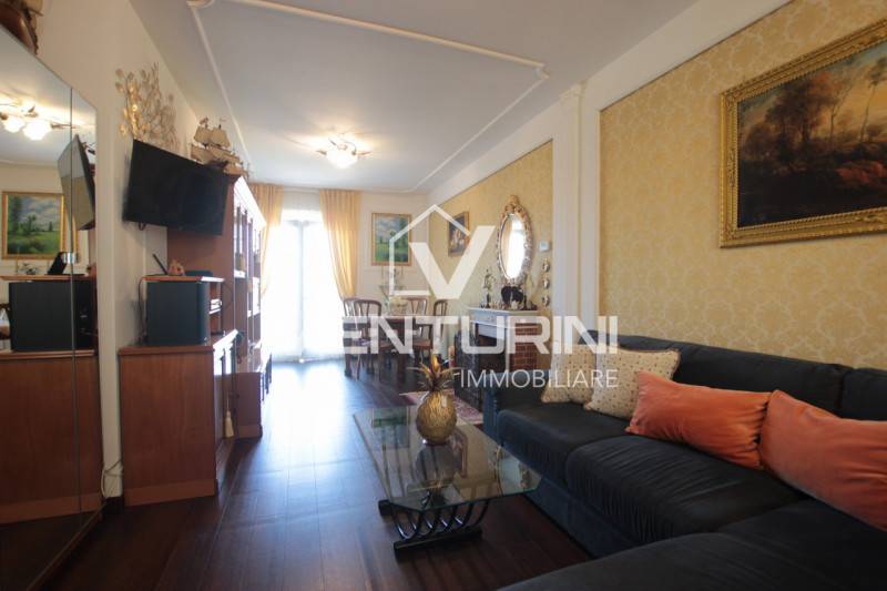 appartamento in vendita a Roma in zona Valle Muricana