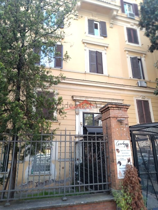 locale commerciale in vendita a Roma in zona Pinciano