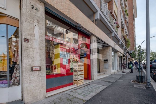 locale commerciale in vendita a Roma in zona Gianicolense