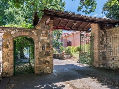 casa indipendente in vendita a Roma