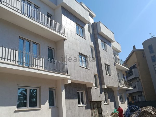 appartamento in vendita a Roma in zona Torre Angela