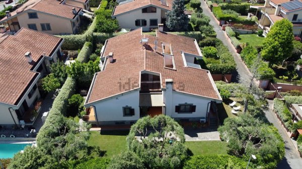 casa indipendente in vendita a Roma in zona Tre Pini - Poggio dei Fiori