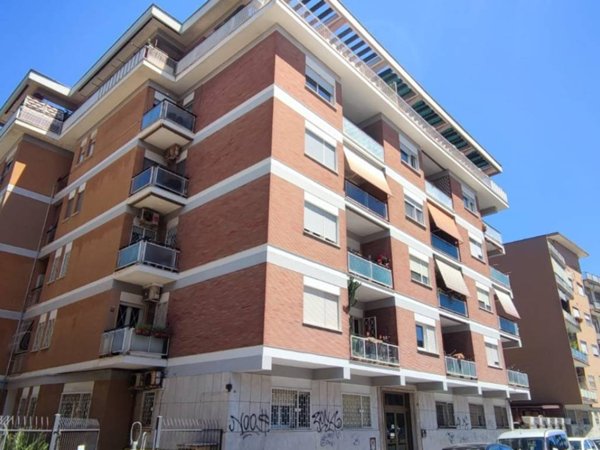appartamento in vendita a Roma in zona Ostia