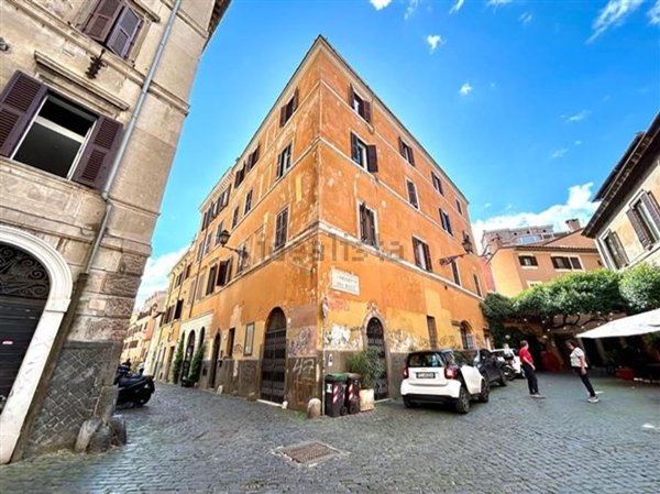 appartamento in vendita a Roma in zona Trastevere