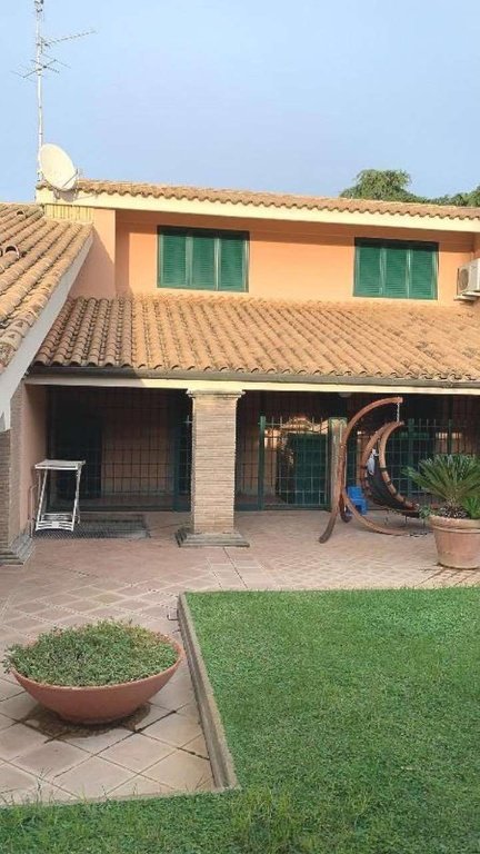casa indipendente in vendita a Roma in zona Casal Morena