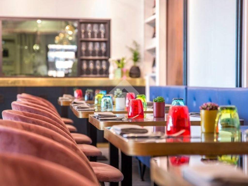 negozio in vendita a Roma in zona Ostia