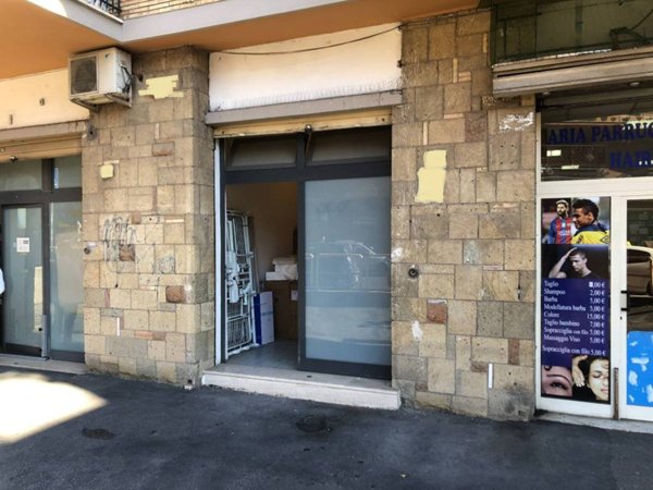 negozio in vendita a Roma in zona Primavalle