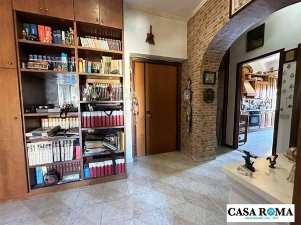 appartamento in vendita a Roma in zona Valle Muricana