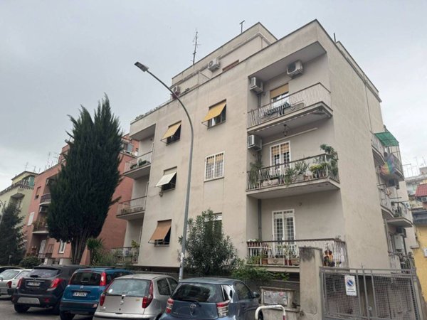 appartamento in vendita a Roma in zona Tuscolano