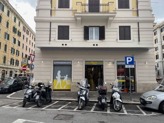 negozio in vendita a Roma in zona Salario
