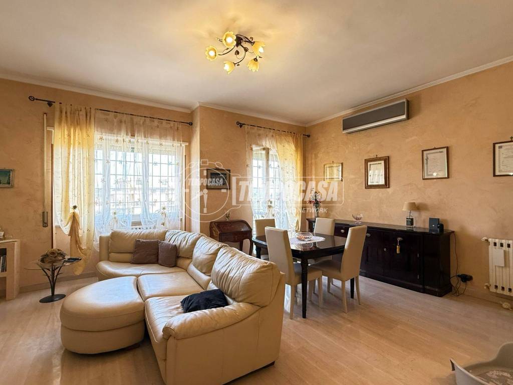 appartamento in vendita a Roma in zona Palmarola