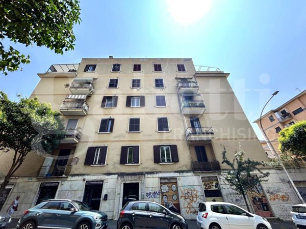 appartamento in vendita a Roma in zona Ostiense