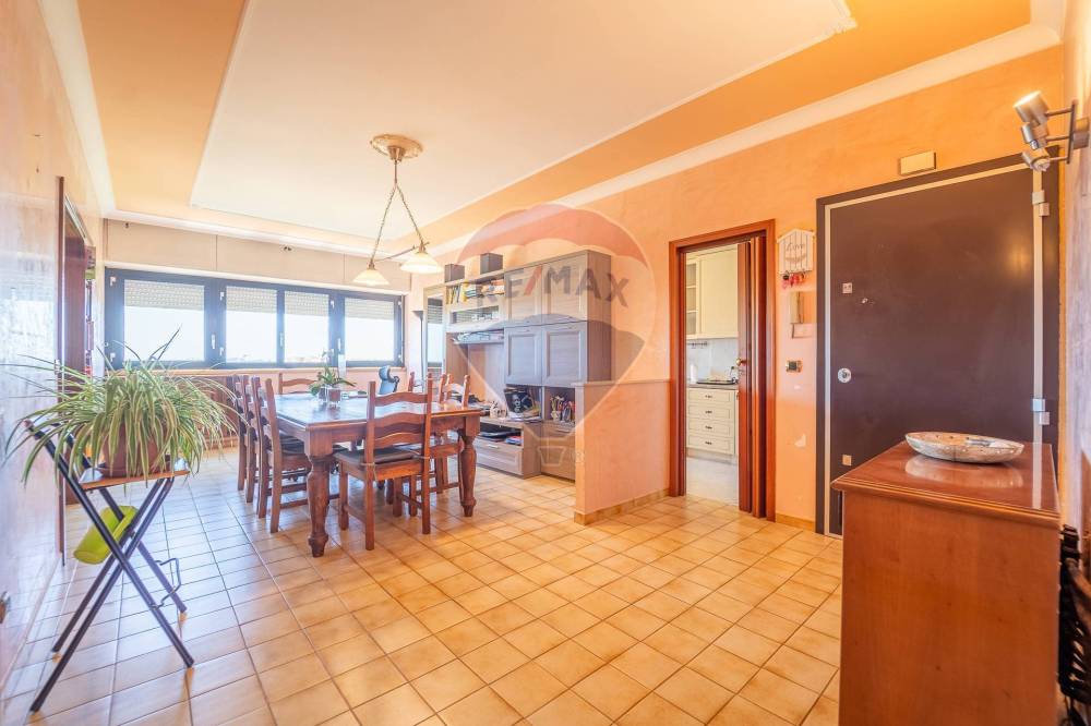appartamento in vendita a Roma in zona Ostiense