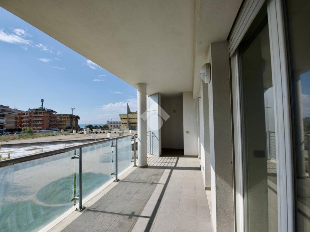 appartamento in vendita a Roma in zona Ostia