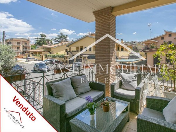 appartamento in vendita a Roma in zona Valle Muricana
