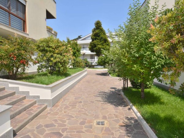 appartamento in vendita a Roma in zona Romanina