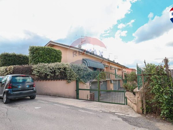 appartamento in vendita a Roma in zona Finocchio