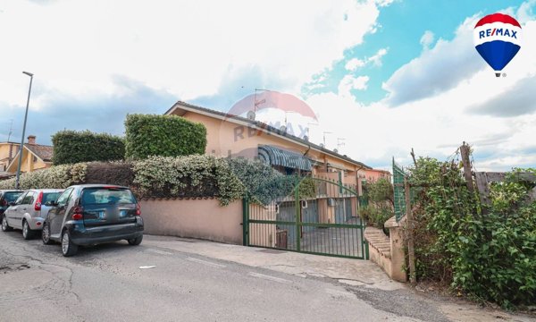 appartamento in vendita a Roma in zona Finocchio