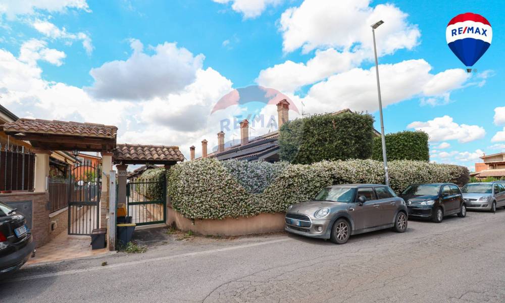 appartamento in vendita a Roma in zona Finocchio