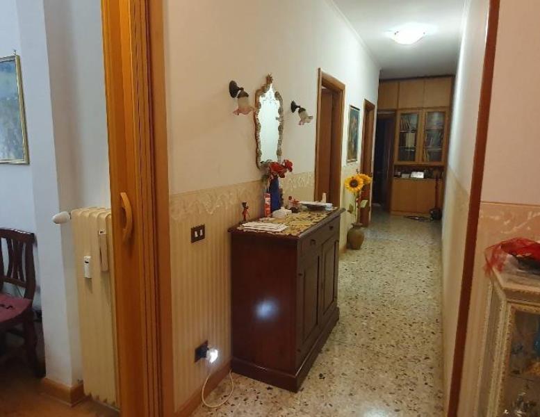 appartamento in vendita a Roma in zona Ostiense