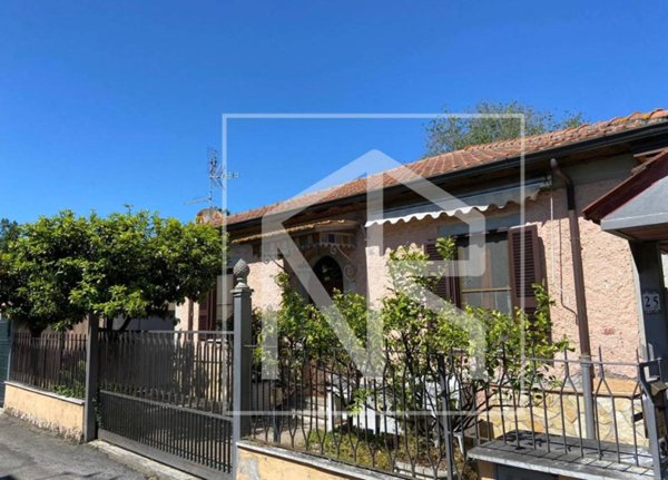casa indipendente in vendita a Roma in zona Casal Morena