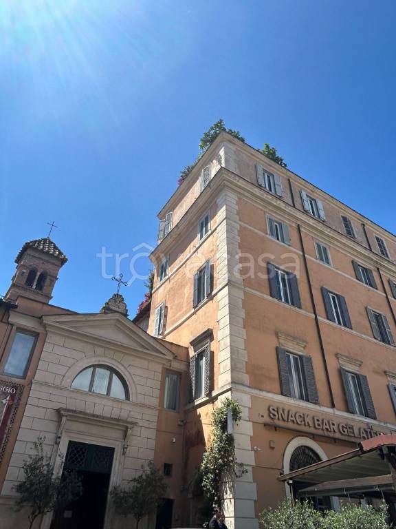 appartamento in vendita a Roma in zona Trastevere