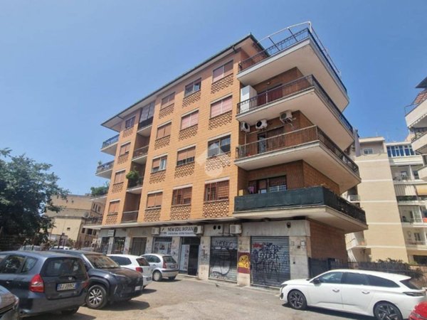 appartamento in vendita a Roma in zona Cinecittà