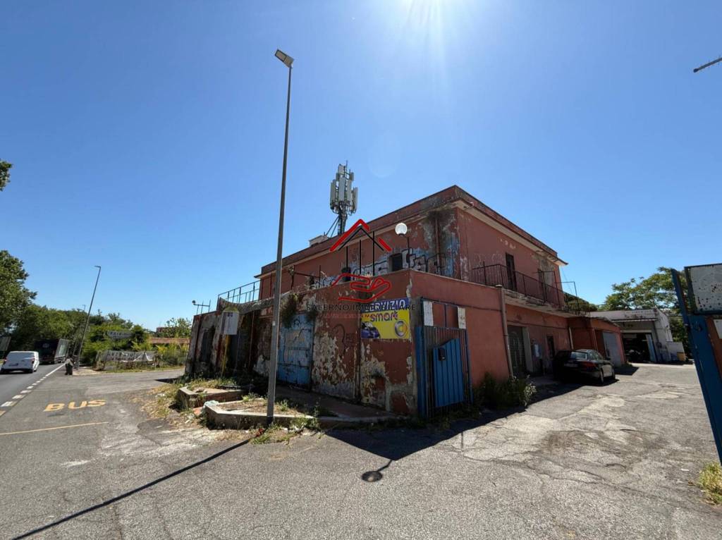negozio in vendita a Roma in zona Ostiense