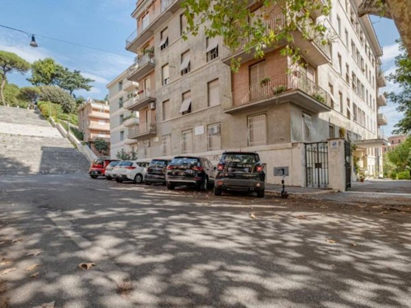 appartamento in vendita a Roma in zona Trastevere