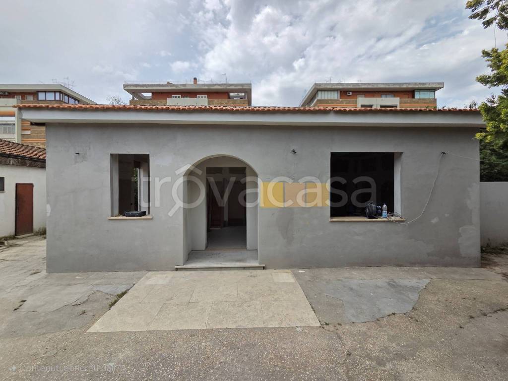 appartamento in vendita a Roma in zona Prenestino-Labicano