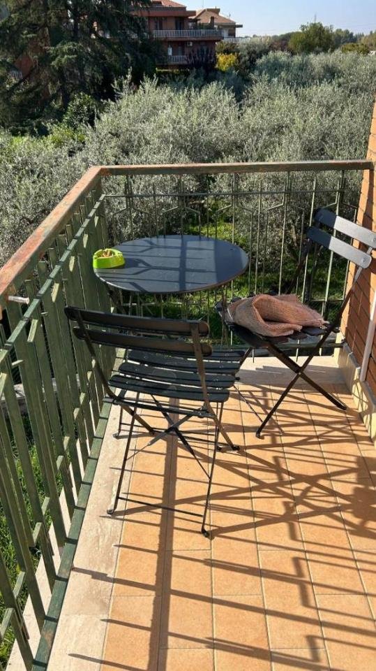 appartamento in vendita a Roma in zona Tor Cervara