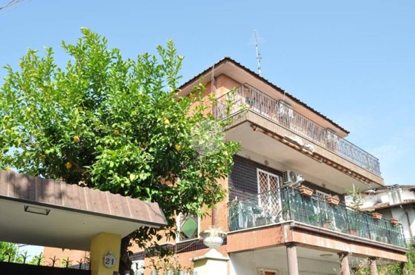 appartamento in vendita a Roma in zona Finocchio