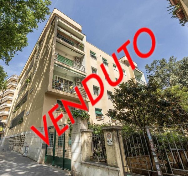 appartamento in vendita a Roma in zona Appio Latino