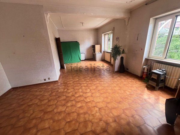 appartamento in vendita a Roma in zona Torre Spaccata