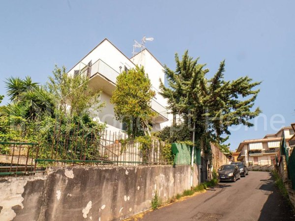 appartamento in vendita a Roma in zona Sette Bagni