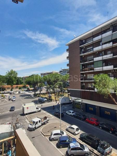 appartamento in vendita a Roma in zona Ostiense
